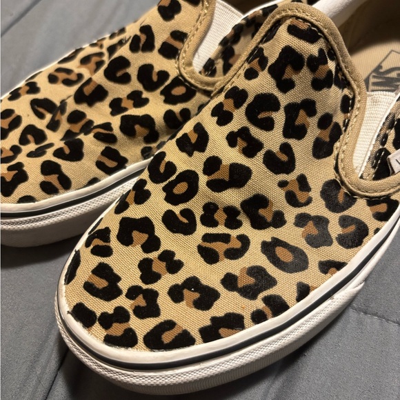 VANS Velvet Leopard Print Classic Slip-On Shoes Womens Size 7.5 - Picture 9 of 9
